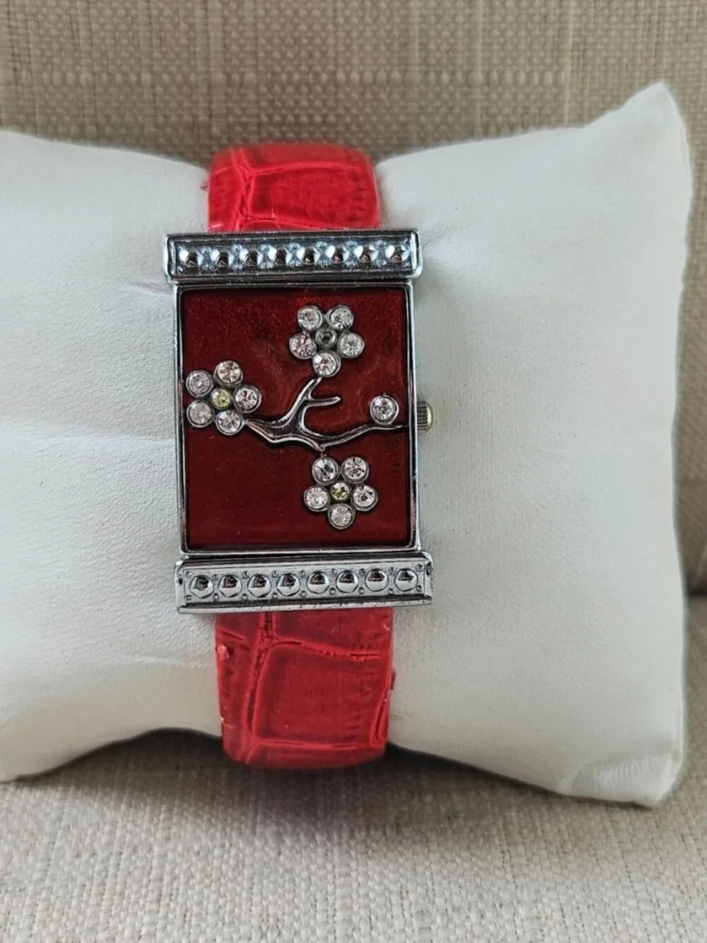 Vintage Via Nova Ladies Wristwatch Cuff Red/Silver Tone Analog Quartz Watch